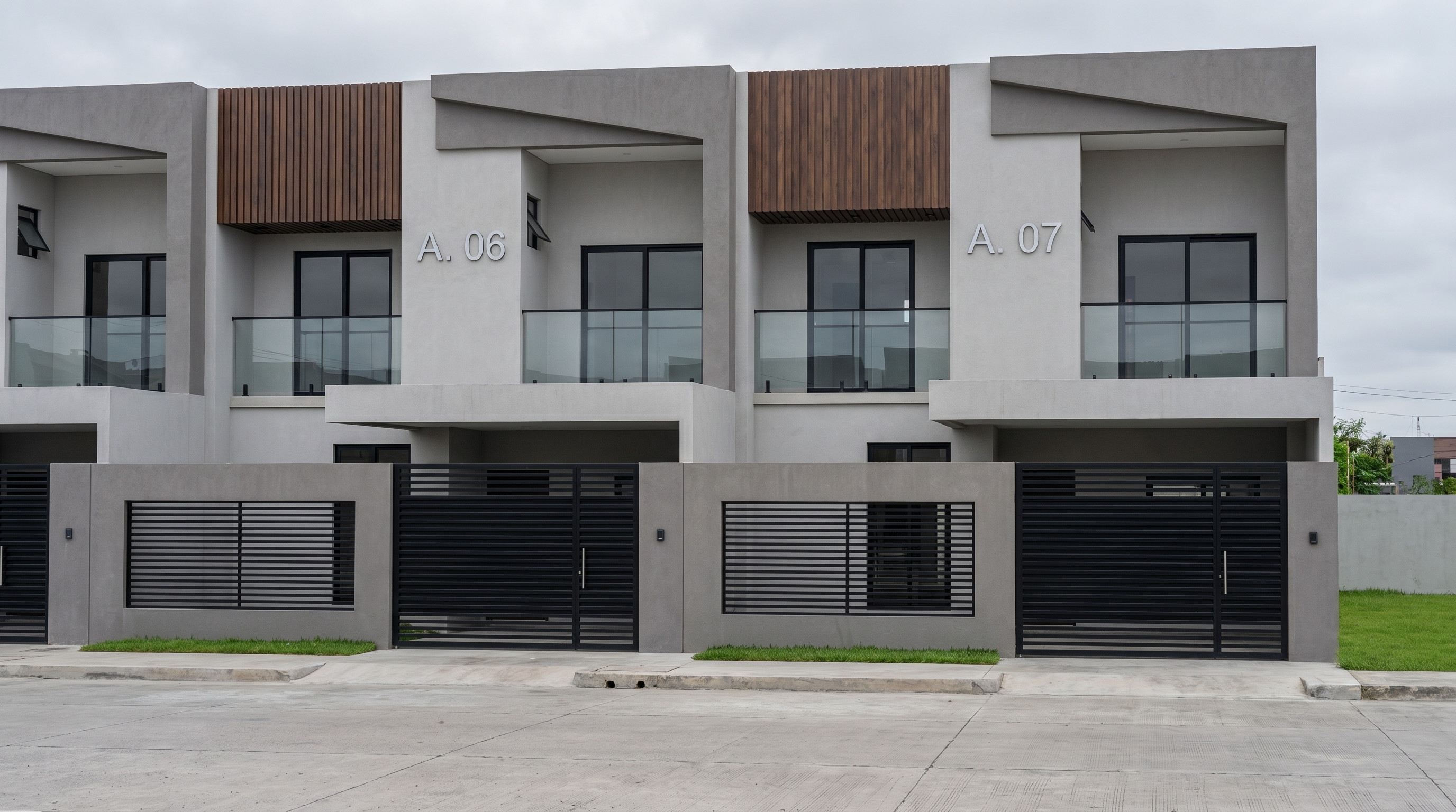 Fachada do empreendimento Kubotani e Conceição, vista das unidades A.06 e A.07 com concreto creme, ripado de cumaru e esquadrias pretas